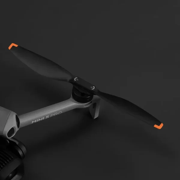 DJI Mini 5 Pro propeller kit including 4 low-noise quick-release blades